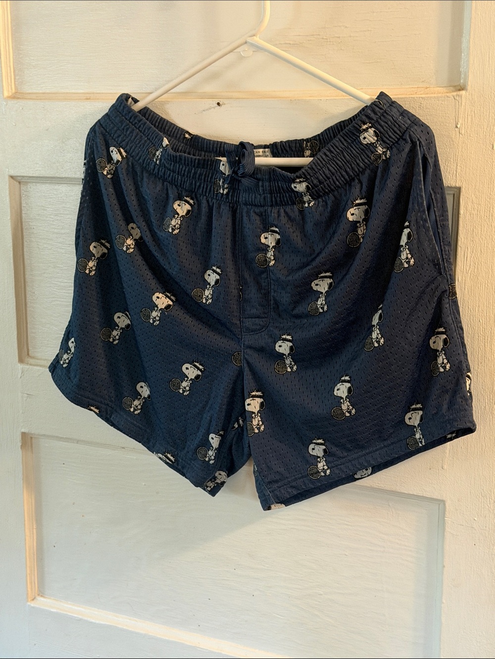 American Eagle Outfitters Navy Snoopy Print Men's Athletic Shorts